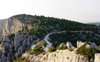 Visiter les calanques : une activité idéale pour passer des vacances exceptionnelles